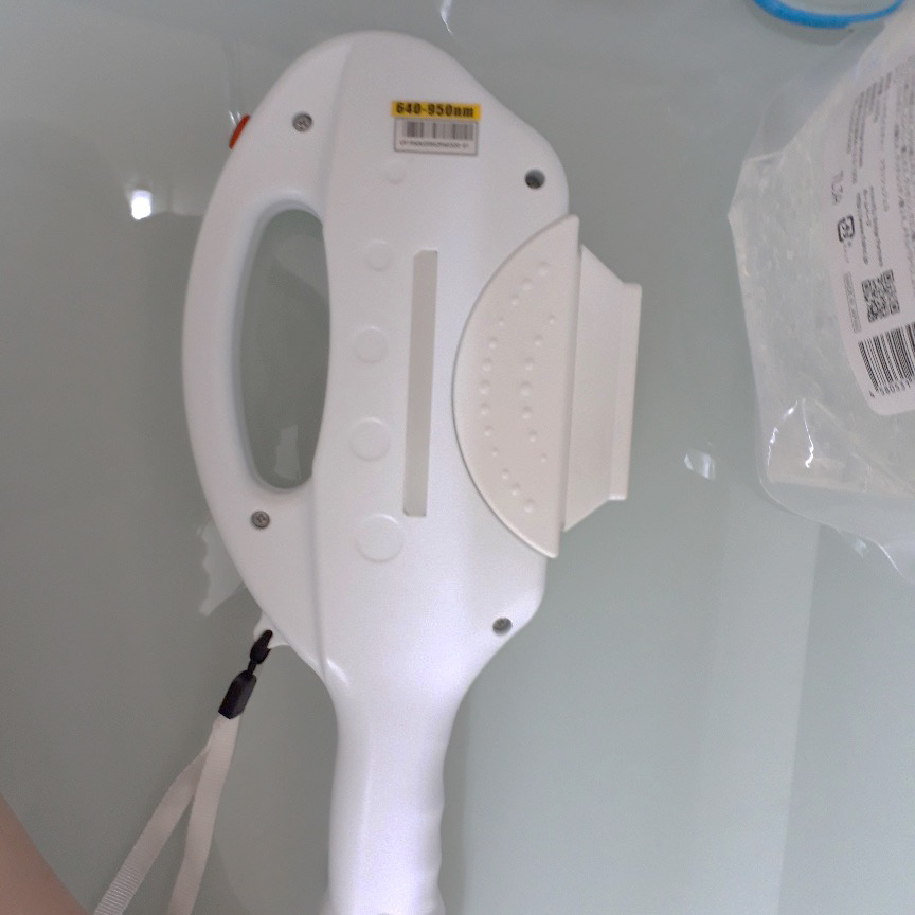 理由その1-安心の本体1年保証＋ハンドピース6ヶ月・60万ショット保証-